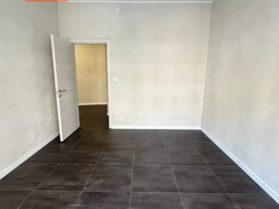 Immagine 4 di Ufficio in vendita  in Via Enrico Cialdini 19 a Torino