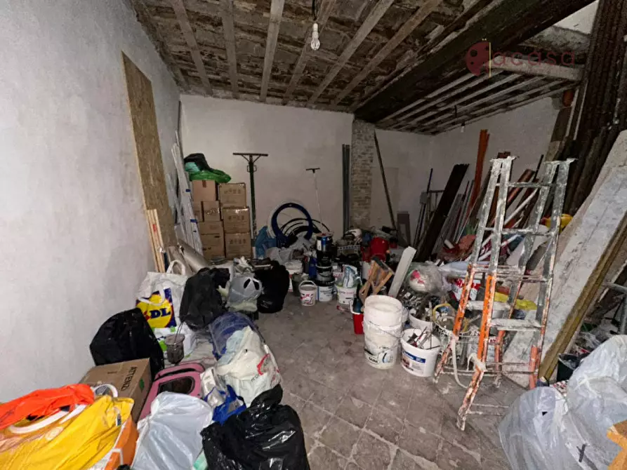 Immagine 12 di Negozio in vendita  in Via Castrofilippo 47 a Palermo