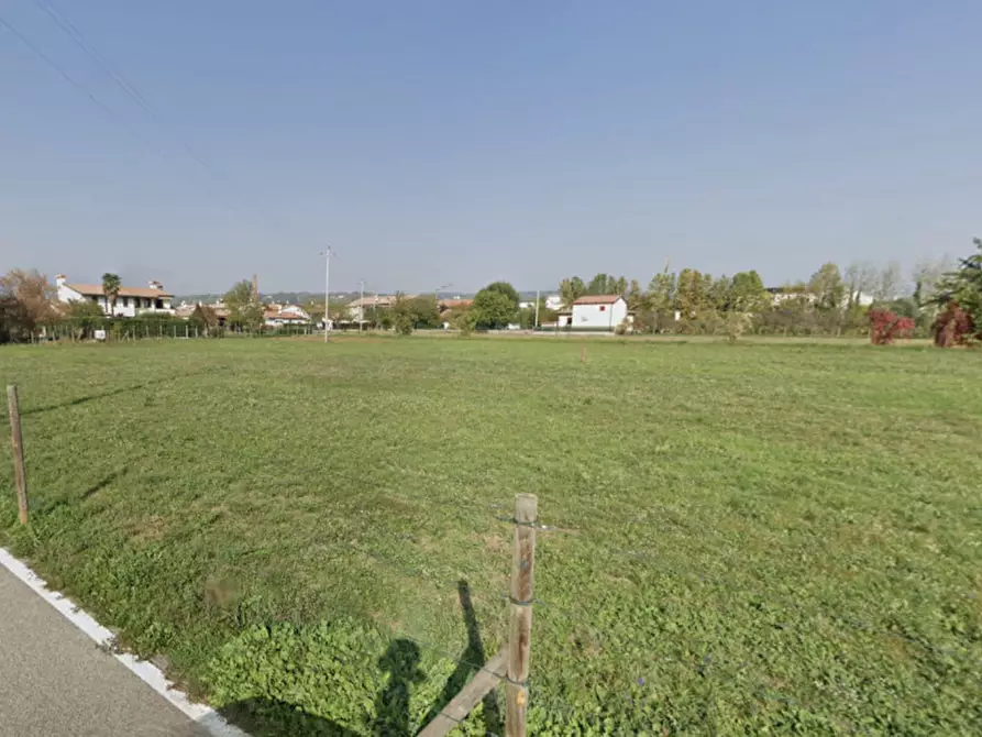 Immagine 3 di Terreno in vendita  in Via Feratine a Montebelluna