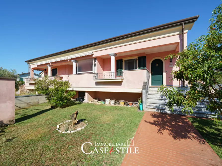 Immagine 1 di Villetta a schiera in vendita  a Sarzana