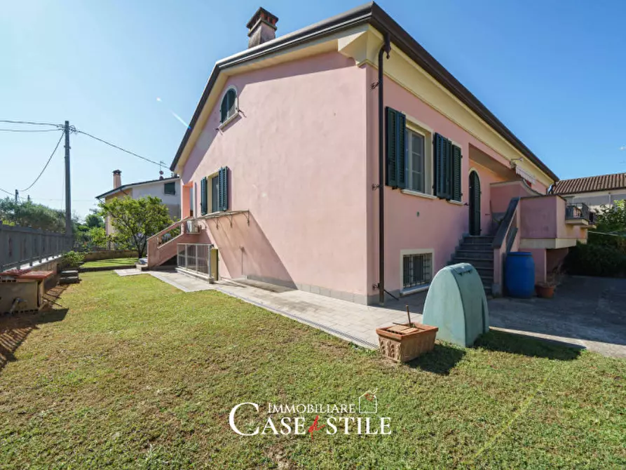 Immagine 4 di Villetta a schiera in vendita  a Sarzana