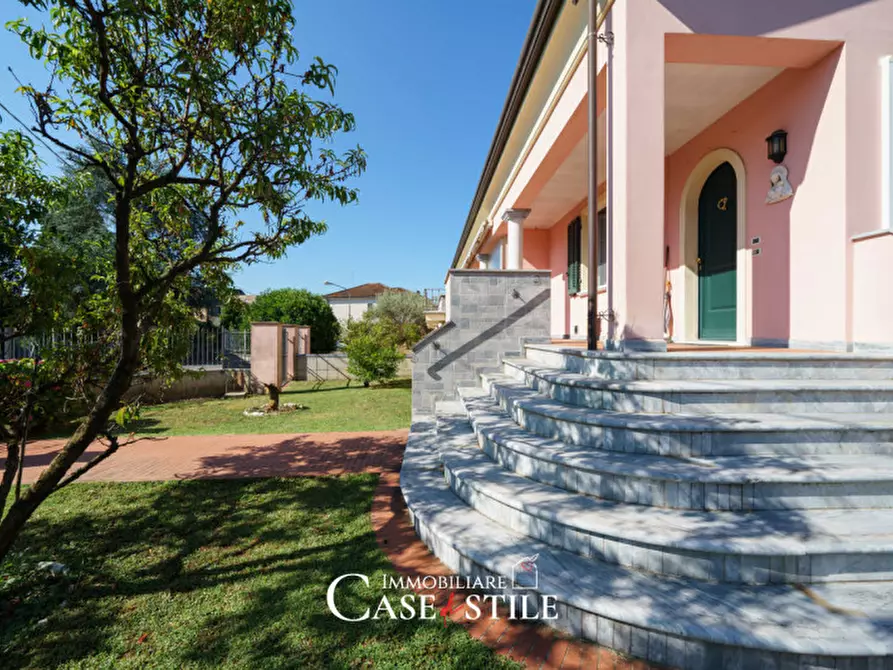 Immagine 24 di Villetta a schiera in vendita  a Sarzana