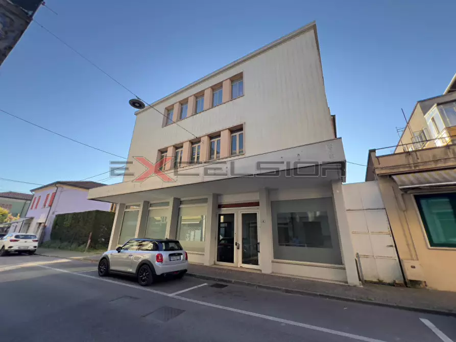 Immagine 1 di Palazzo in vendita  in Via G. Matteotti n.20 bis - Cavarzere (VE) a Cavarzere