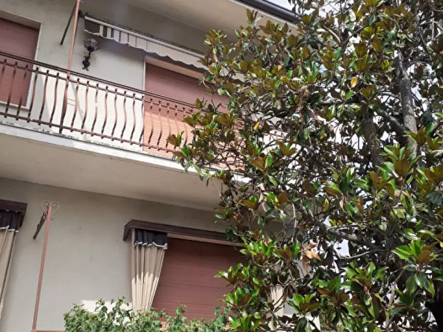 Immagine 2 di Casa bifamiliare in vendita  in Via Prato Verde a Alta Val Tidone