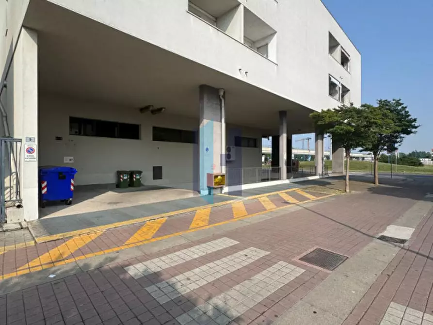 Immagine 10 di Posto auto in vendita  in via Domenico Lusetti 11 a Brescia