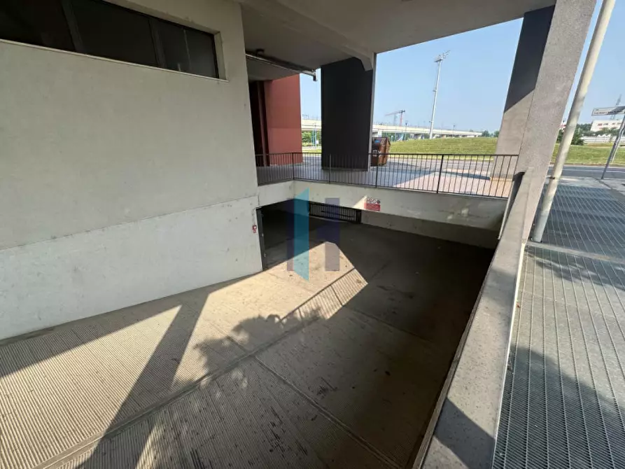 Immagine 12 di Posto auto in vendita  in via Domenico Lusetti 11 a Brescia