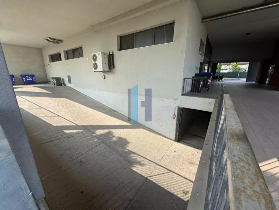 Immagine 14 di Posto auto in vendita  in via Domenico Lusetti 11 a Brescia