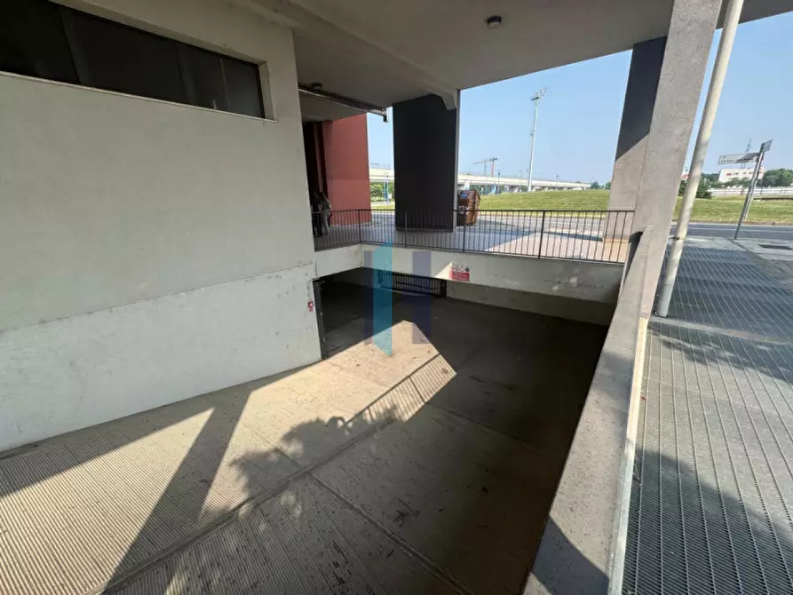 Immagine 15 di Posto auto in vendita  in via Domenico Lusetti 11 a Brescia