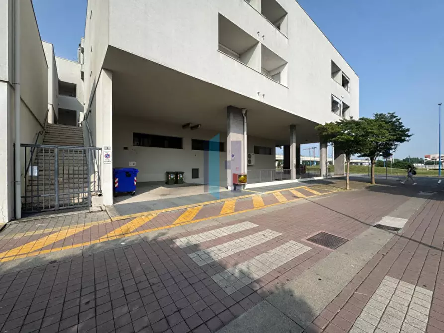 Immagine 21 di Posto auto in vendita  in via Domenico Lusetti 11 a Brescia