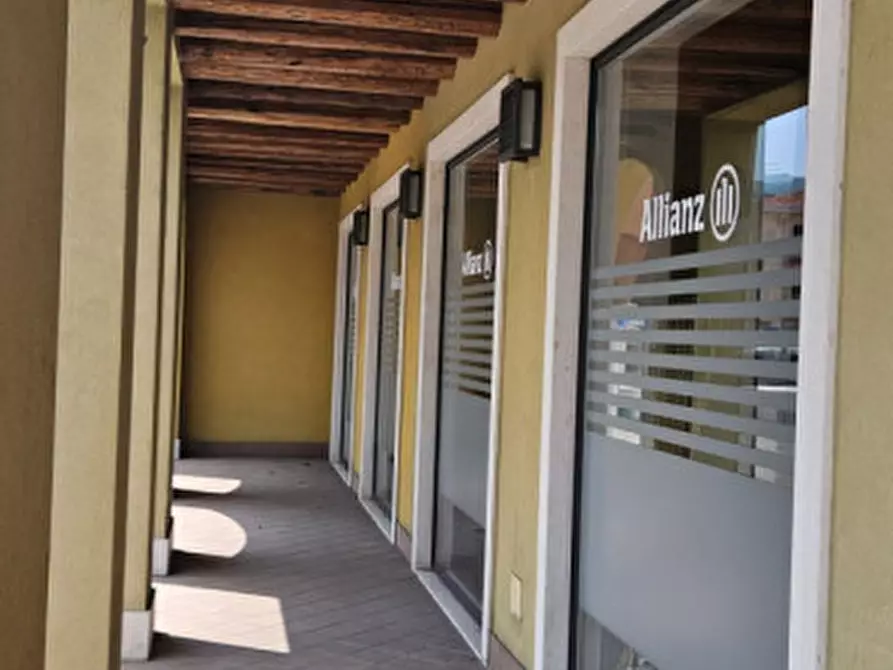 Immagine 4 di Negozio in vendita  in Via Roma 14 a Montecchia Di Crosara