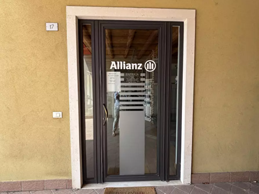 Immagine 14 di Negozio in vendita  in Via Roma 14 a Montecchia Di Crosara