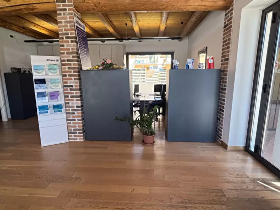 Immagine 34 di Negozio in vendita  in Via Roma 14 a Montecchia Di Crosara