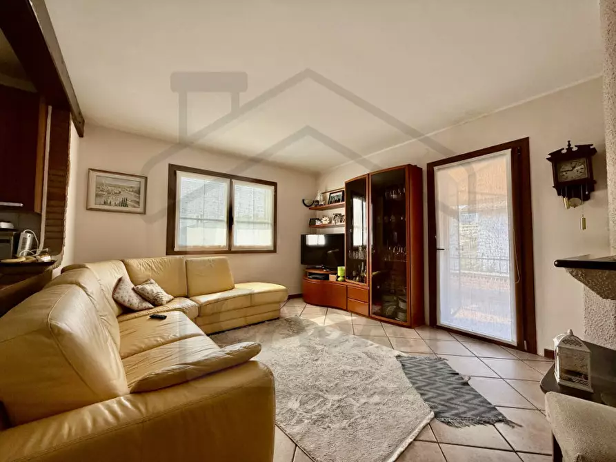 Immagine 1 di Casa bifamiliare in vendita  in Via Virgilio a Montegrotto Terme