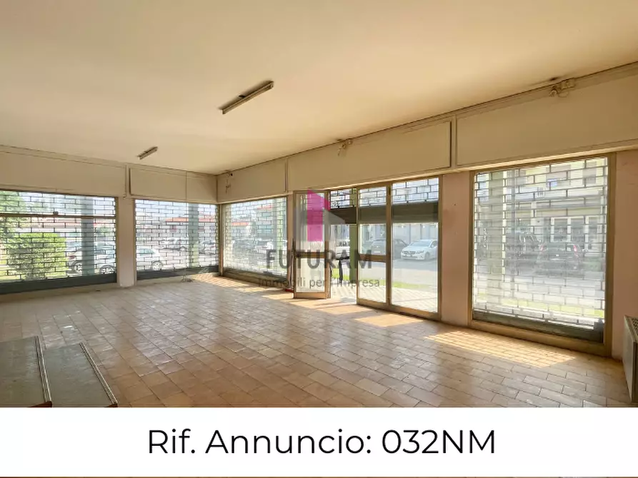 Immagine 1 di Negozio in vendita  a Dolo