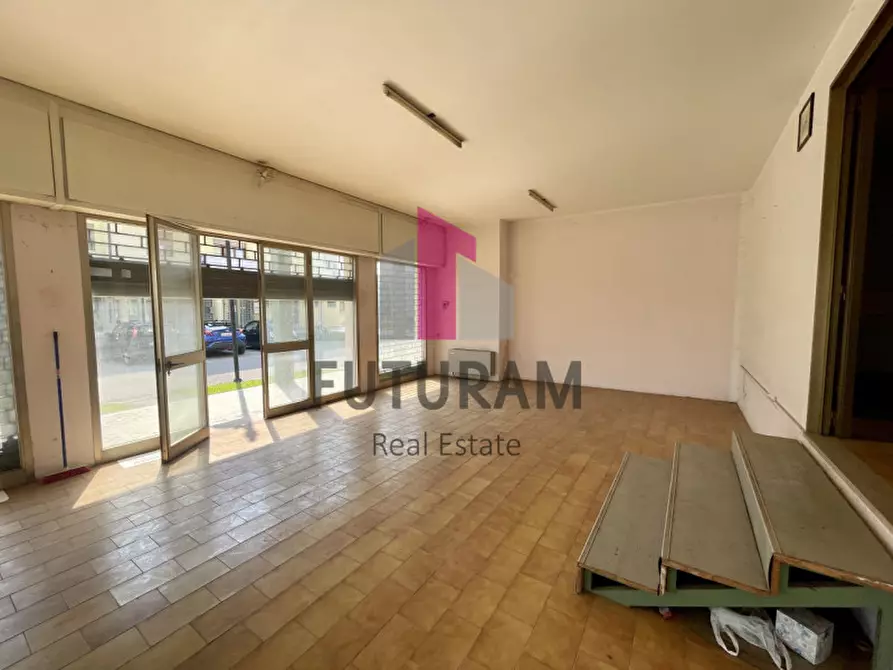 Immagine 2 di Negozio in vendita  a Dolo