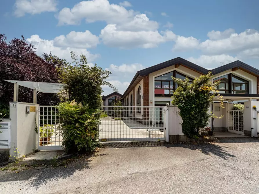 Immagine 3 di Ufficio in vendita  in Via Lauro Vezzani 3 a Bernareggio