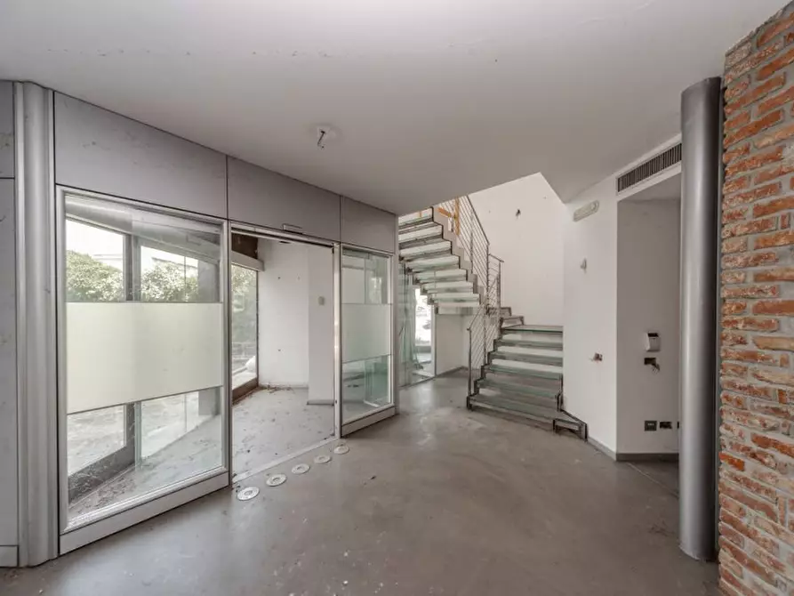 Immagine 5 di Ufficio in vendita  in Via Lauro Vezzani 3 a Bernareggio