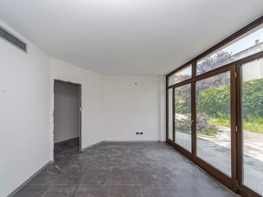 Immagine 10 di Ufficio in vendita  in Via Lauro Vezzani 3 a Bernareggio