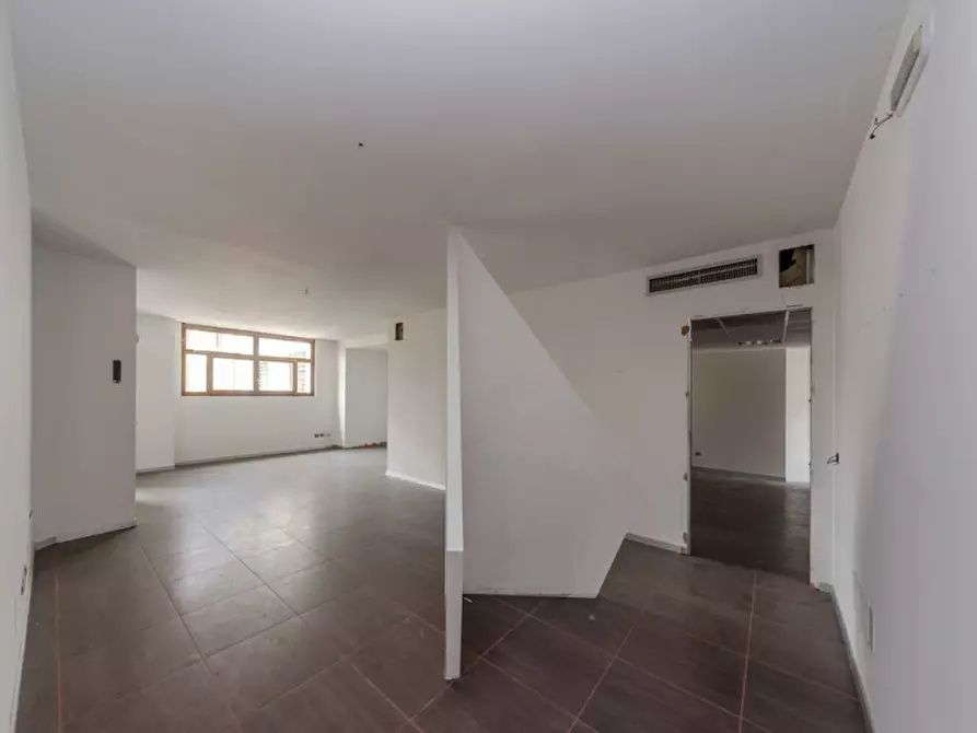 Immagine 14 di Ufficio in vendita  in Via Lauro Vezzani 3 a Bernareggio