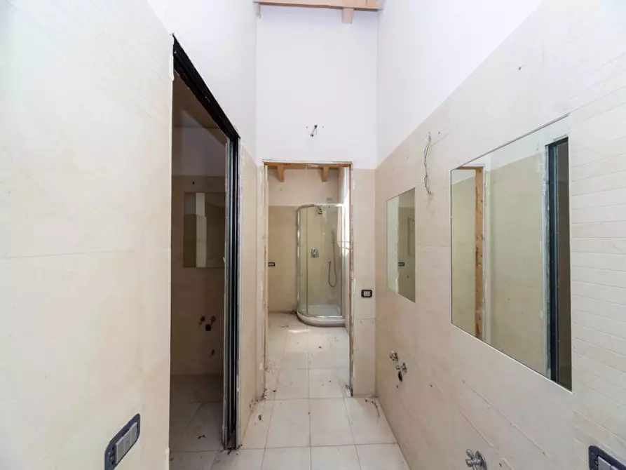 Immagine 20 di Ufficio in vendita  in Via Lauro Vezzani 3 a Bernareggio