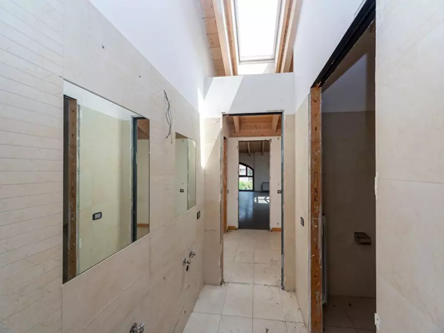 Immagine 23 di Ufficio in vendita  in Via Lauro Vezzani 3 a Bernareggio