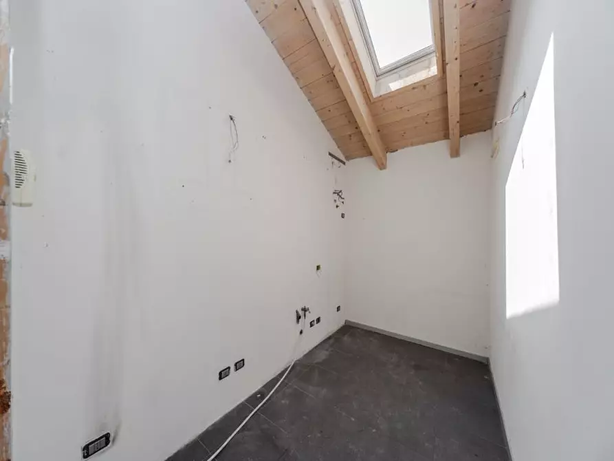 Immagine 33 di Ufficio in vendita  in Via Lauro Vezzani 3 a Bernareggio