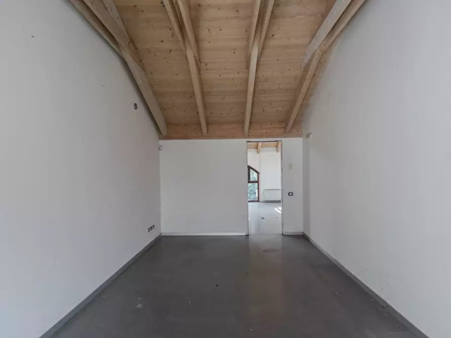 Immagine 35 di Ufficio in vendita  in Via Lauro Vezzani 3 a Bernareggio