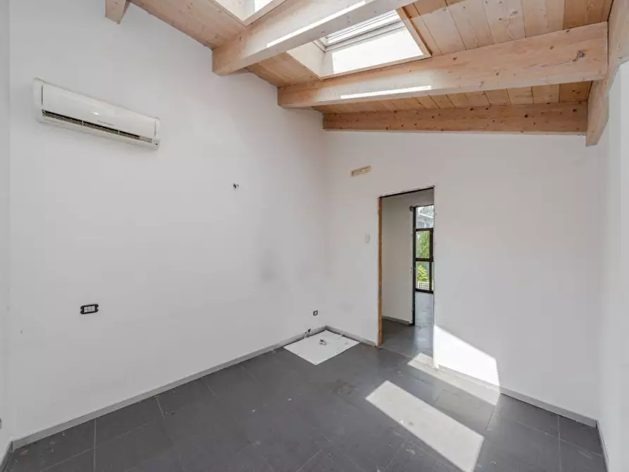 Immagine 37 di Ufficio in vendita  in Via Lauro Vezzani 3 a Bernareggio