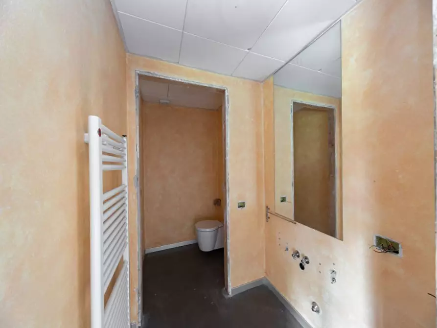Immagine 42 di Ufficio in vendita  in Via Lauro Vezzani 3 a Bernareggio