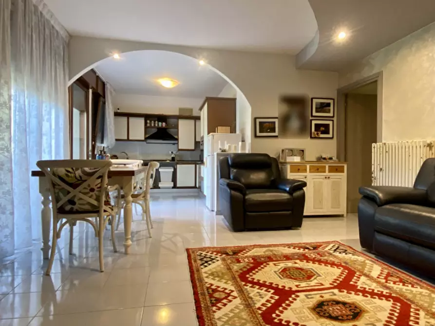 Immagine 2 di Appartamento in vendita  in Via Ferdinando Rodolfi, 17 a Costabissara