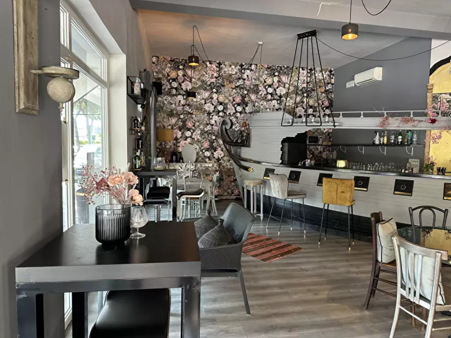 Immagine 1 di Attività commerciale in vendita  in Via Alfredo Panzini 86 a Bellaria-Igea Marina