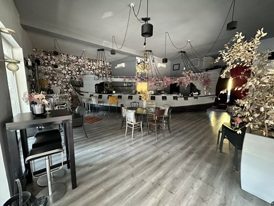 Immagine 2 di Attività commerciale in vendita  in Via Alfredo Panzini 86 a Bellaria-Igea Marina