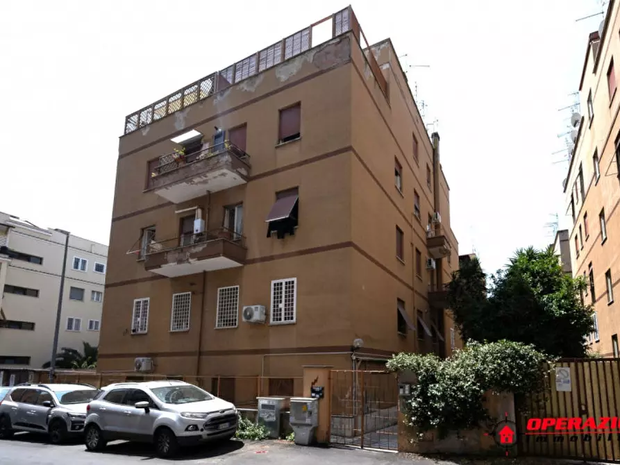 Immagine 2 di Appartamento in vendita  in Via Augusto Giannelli a Roma