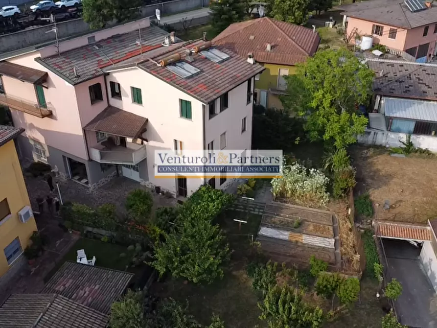 Immagine 9 di Negozio in affitto  in Via Filatoio a Lonato del Garda