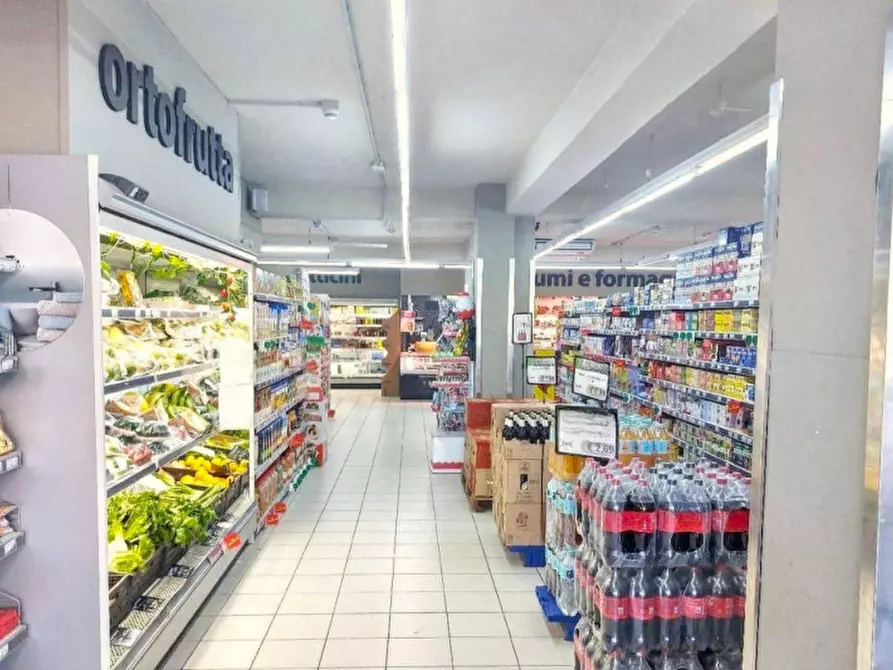 Immagine 3 di Negozio in vendita  in Corso Matteotti 124/D, 98066 Patti ME, Italia a Patti