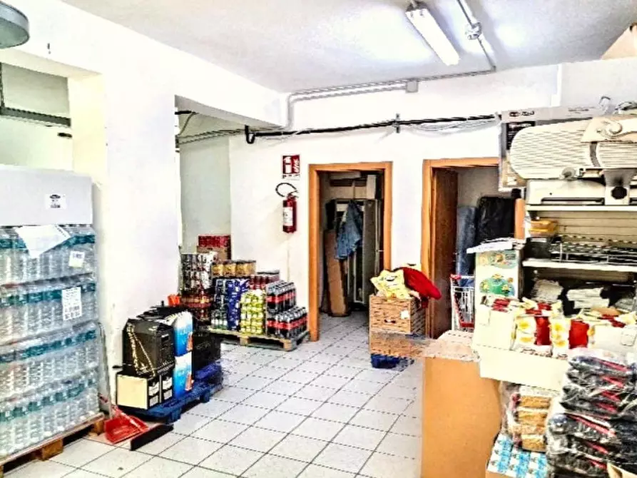 Immagine 5 di Negozio in vendita  in Corso Matteotti 124/D, 98066 Patti ME, Italia a Patti