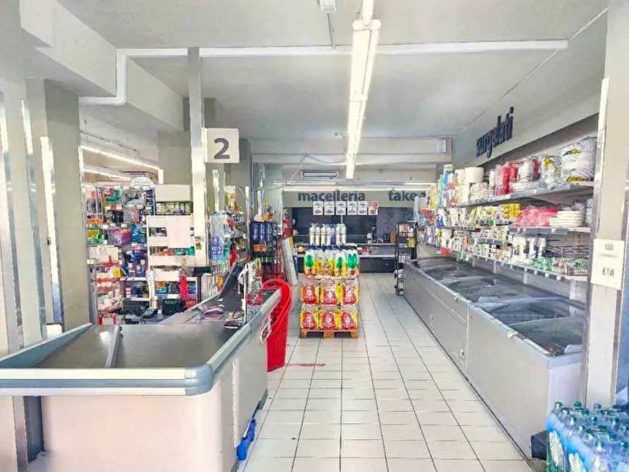 Immagine 9 di Negozio in vendita  in Corso Matteotti 124/D, 98066 Patti ME, Italia a Patti