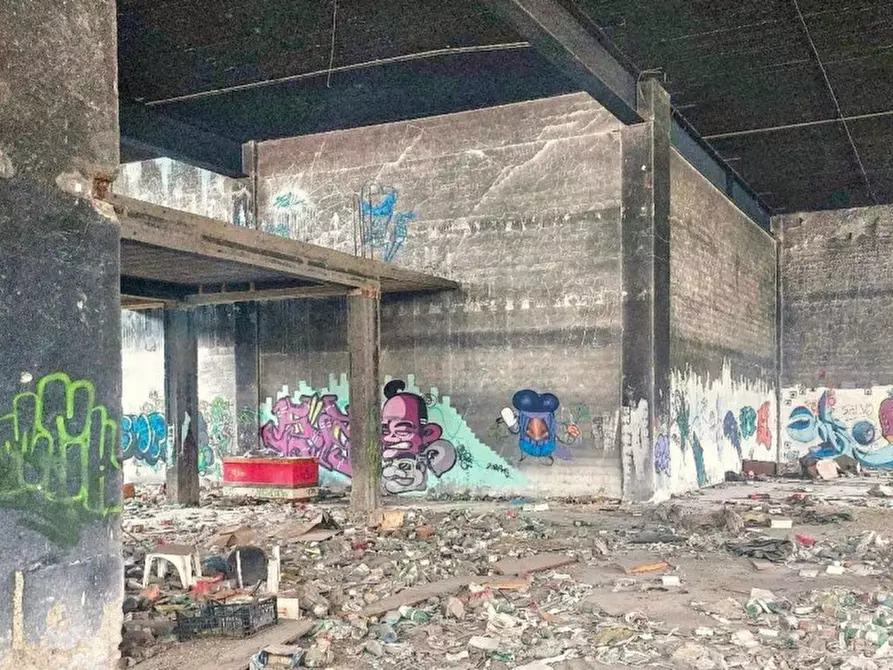 Immagine 1 di Capannone industriale in vendita  in Località Pistunina, Messina ME, Italia a Messina