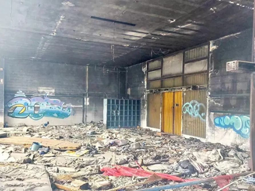 Immagine 3 di Capannone industriale in vendita  in Località Pistunina, Messina ME, Italia a Messina