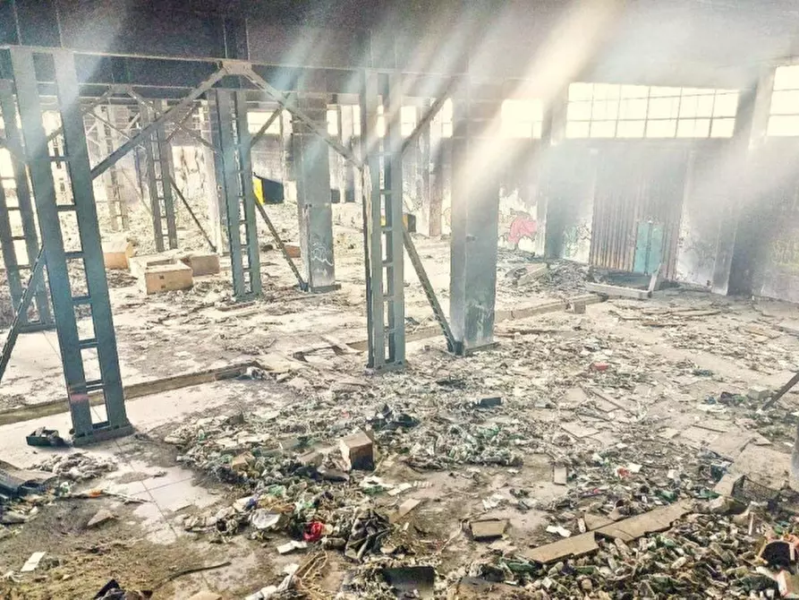 Immagine 7 di Capannone industriale in vendita  in Località Pistunina, Messina ME, Italia a Messina