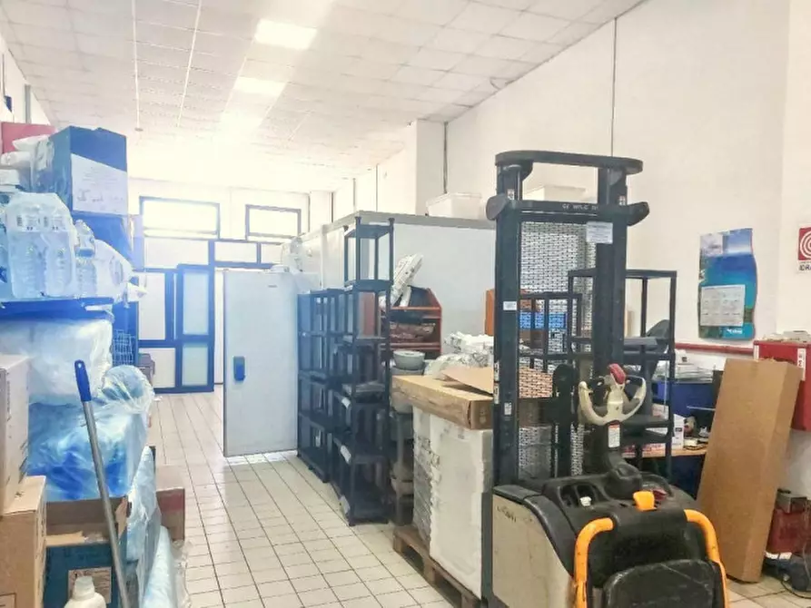 Immagine 10 di Attività commerciale in vendita  in Via Vittoria Nenni, 98044 ME, Italia a San Filippo Del Mela