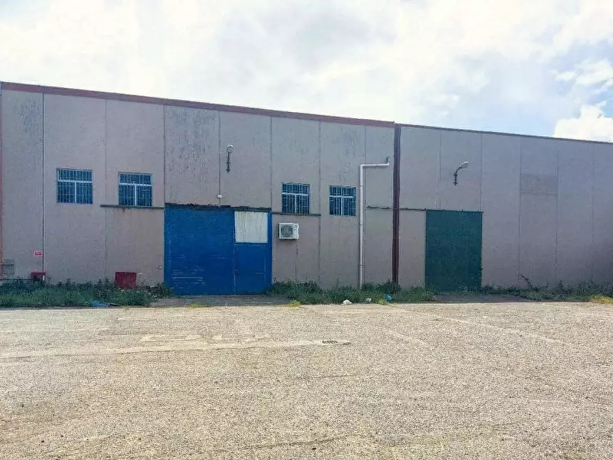 Immagine 13 di Attività commerciale in vendita  in Via Vittoria Nenni, 98044 ME, Italia a San Filippo Del Mela