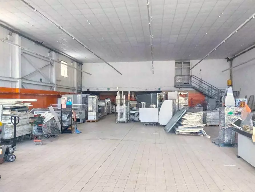 Immagine 14 di Attività commerciale in vendita  in Via Vittoria Nenni, 98044 ME, Italia a San Filippo Del Mela