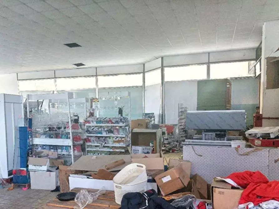 Immagine 15 di Attività commerciale in vendita  in Via Vittoria Nenni, 98044 ME, Italia a San Filippo Del Mela