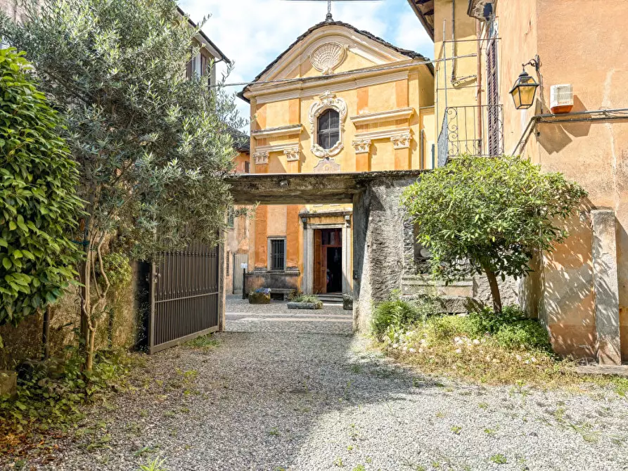 Immagine 5 di Appartamento in vendita  in via Gippini & via Poli a Orta San Giulio