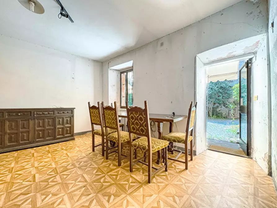 Immagine 10 di Appartamento in vendita  in via Gippini & via Poli a Orta San Giulio