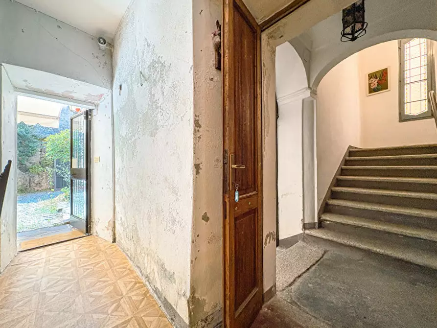 Immagine 11 di Appartamento in vendita  in via Gippini & via Poli a Orta San Giulio