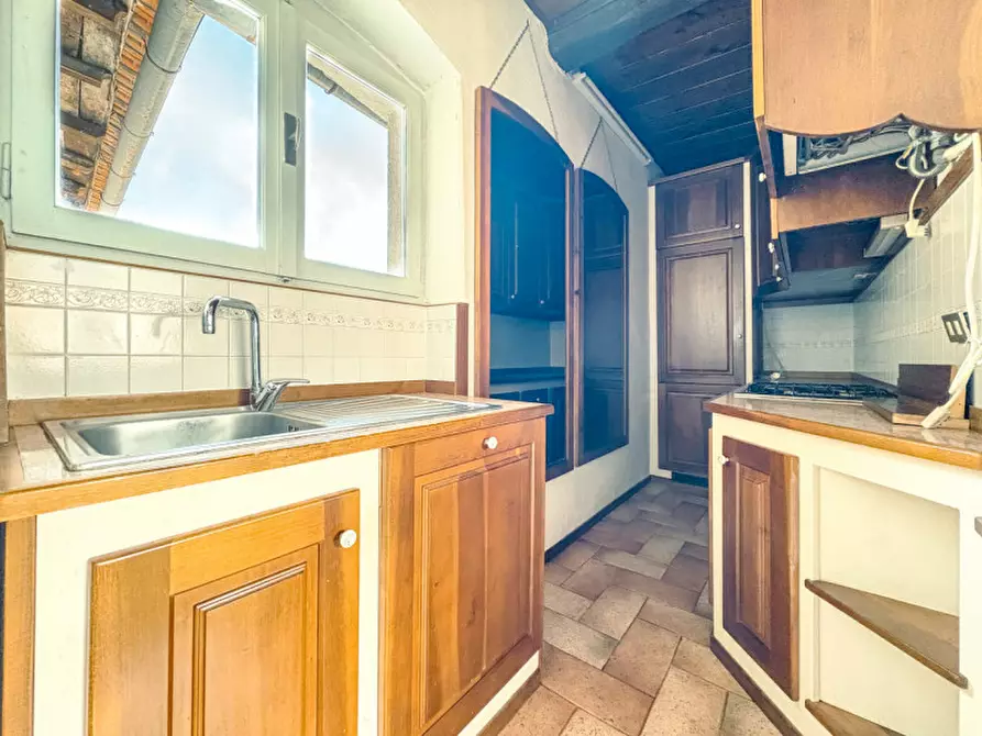 Immagine 15 di Appartamento in vendita  in via Gippini & via Poli a Orta San Giulio