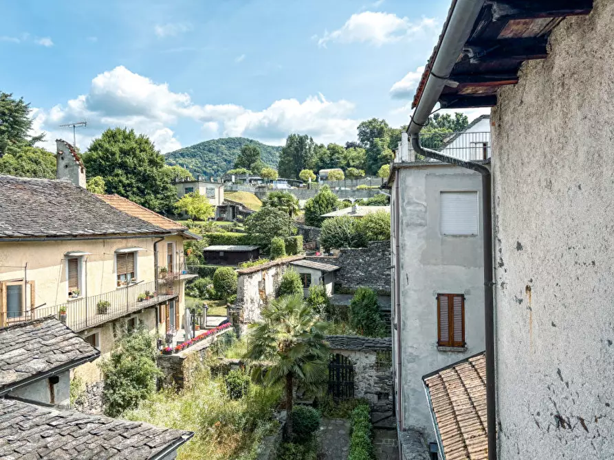 Immagine 30 di Appartamento in vendita  in via Gippini & via Poli a Orta San Giulio