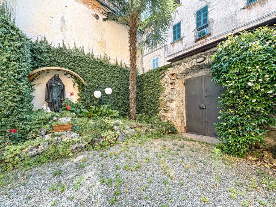 Immagine 35 di Appartamento in vendita  in via Gippini & via Poli a Orta San Giulio